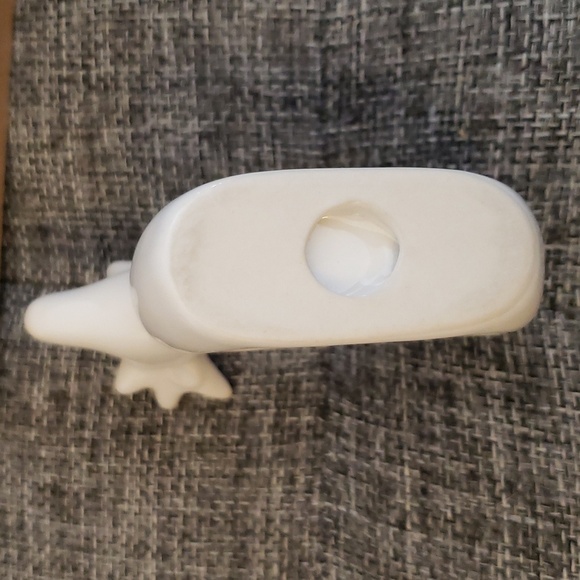 KiaoTime Porcelain Deer Napkin Rings in White Set of 5 - Picture 5 of 9